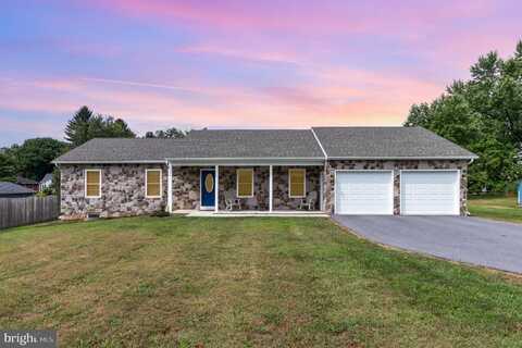 106 MARBETH AVENUE, CARLISLE, PA 17013