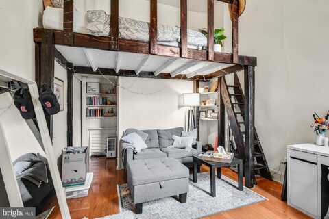 916 PINE STREET, PHILADELPHIA, PA 19107