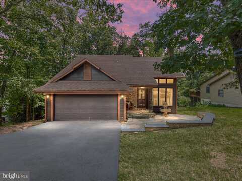 205 FAIRWAY CIRCLE, CROSS JUNCTION, VA 22625