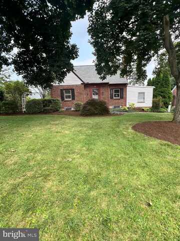 739 PEARL AVENUE, MANHEIM, PA 17545