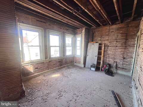 809 MARKET, MARCUS HOOK, PA 19061