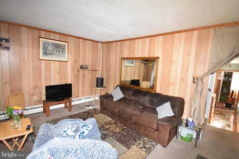 427 WOOD STREET, BURLINGTON, NJ 08016