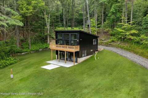 134 Irish Cape Road, Napanoch, NY 12458
