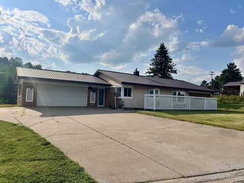 616 E First, Caspian, MI 49915