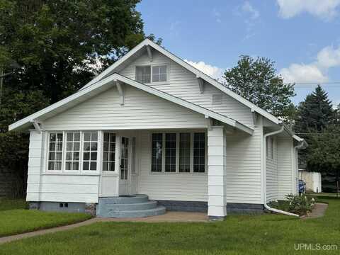 324 Wilson, Kingsford, MI 49802