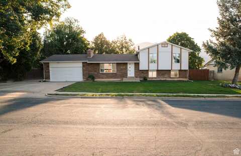 1086 N OAKRIDGE, Layton, UT 84040