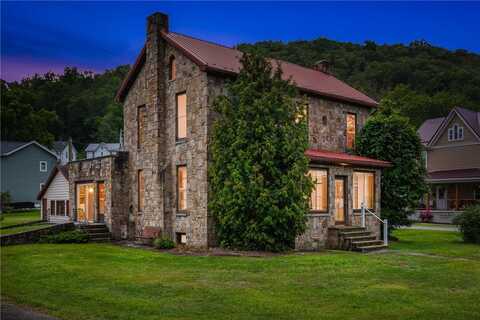 260 Hoover St, Hooversville, PA 15936
