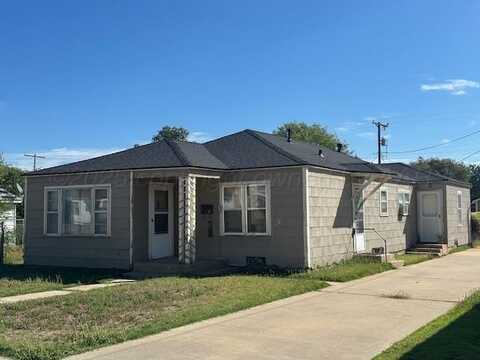 817 Binkley Avenue, Dumas, TX 79029
