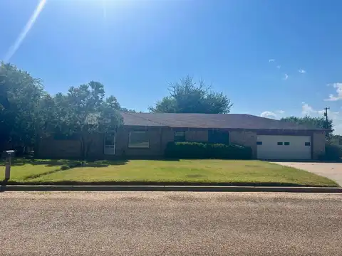 1627 N 17th Street, Memphis, TX 79245