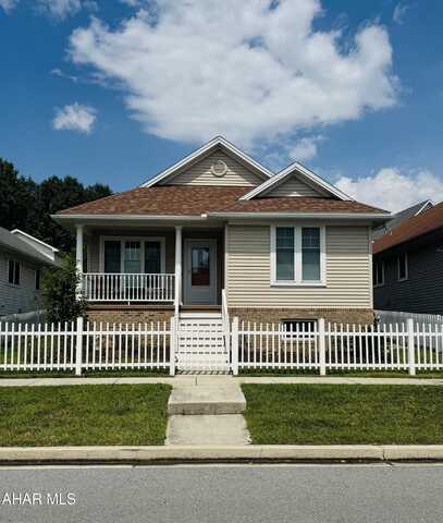 807 Holliday Hills Drive, Hollidaysburg, PA 16648