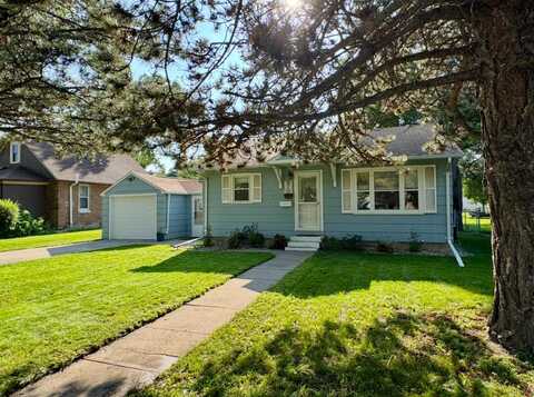 810 S Merton Street, Aberdeen, SD 57401