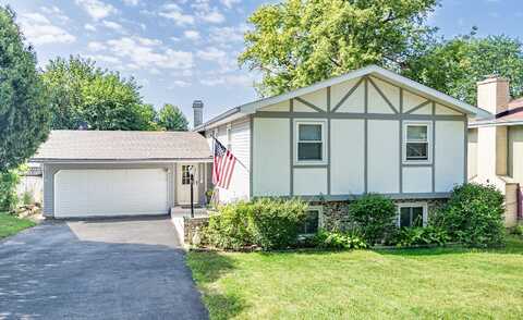 15 W. Oak Street, Lake In The Hills, IL 60156
