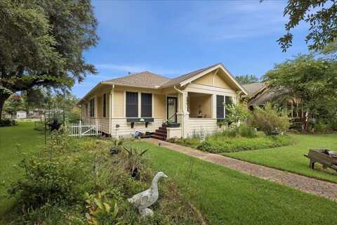 606 W Cherry Avenue, Orange, TX 77630