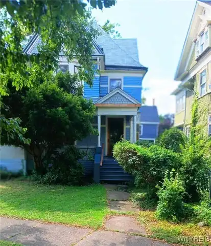 638 W Ferry Circle, Buffalo, NY 14222