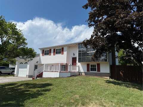 1612 Wheatstone Drive, Farmington, NY 14425