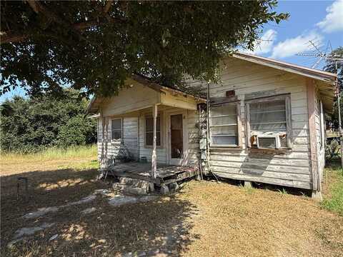 W Corpus Christi Street, Skidmore, TX 78389