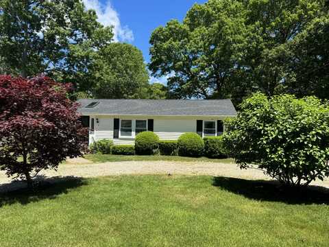 10 Sachem Drive, East Falmouth, MA 02536