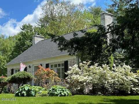 2254 Algonquin Road, Niskayuna, NY 12309