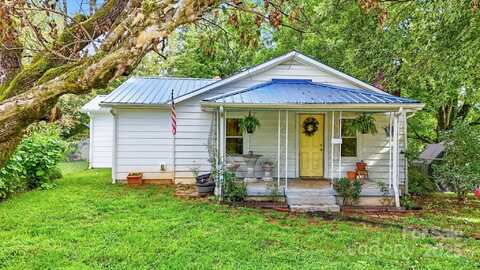 3570 Hollywood Ridge Road, Lenoir, NC 28645