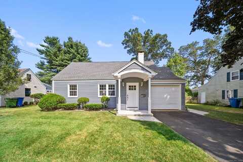 21 Oakwood Manor, Cromwell, CT 06416