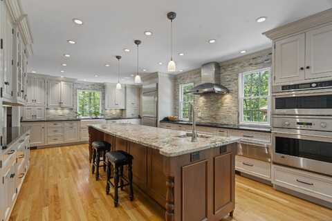 73 Devonshire Lane, Madison, CT 06443