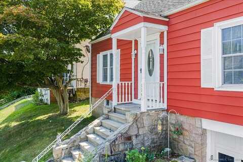 134 Norwood Avenue, New London, CT 06320