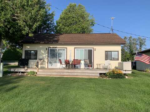 148 Huron ST, De Tour Village, MI 49725