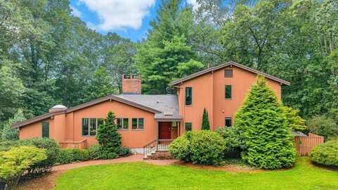 57 South St, Natick, MA 01760