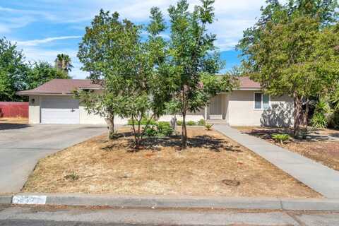 6171 Calaveras Street N, Fresno, CA 93704