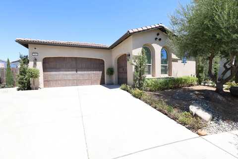 2883 Moody Avenue, Clovis, CA 93619