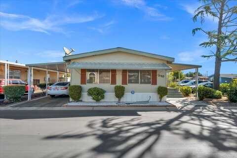 2706 Ashlan Avenue W, Fresno, CA 93705