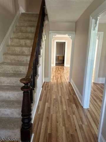 193 W High St, Somerville, NJ 08876