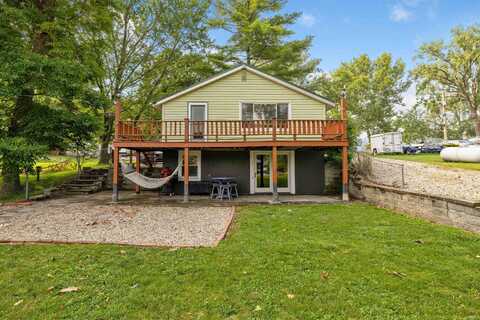 945 W 590 S, Wolcottville, IN 46795