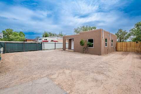1010 AZTEC Road NW, Albuquerque, NM 87107