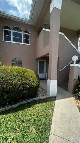 28 Cosmopolitan Drive unit: 13, Lehigh Acres, FL 33936