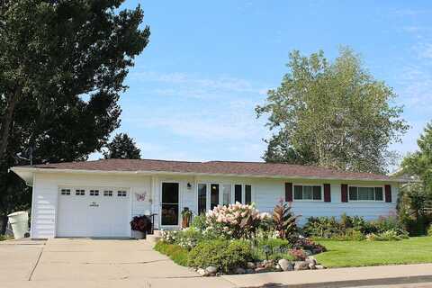 110 Juniper Ave, Glendive, MT 59330