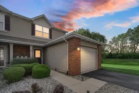911 Flagstone Drive, Dyer, IN 46311