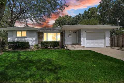 9006 Highland Street, Highland, IN 46322