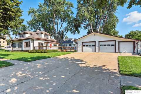 303 N Jefferson Street, Papillion, NE 68046