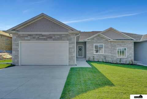 8611 S 49th Street, Lincoln, NE 68516