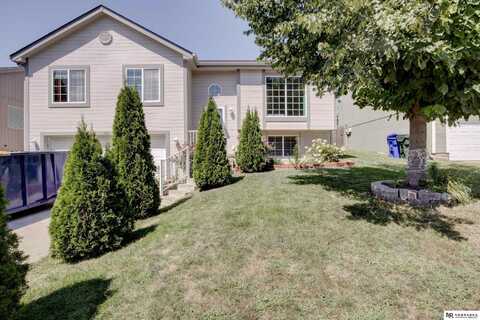7420 Hanover Street, Omaha, NE 68122
