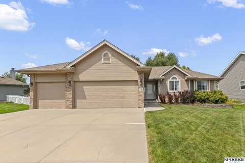 17206 Joanne Drive, Omaha, NE 68136