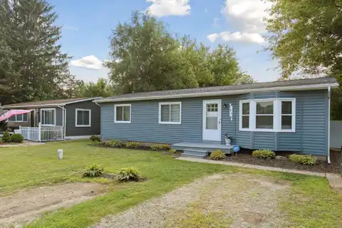 5075 Allingham Drive, White Lake, MI 48383