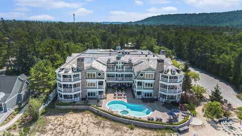 5707 S Lake Street, Glen Arbor, MI 49636