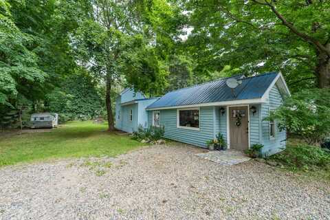 226 W Orchard Street, Delton, MI 49046