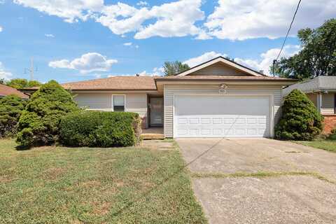 3921 W Young Street, Springfield, MO 65803