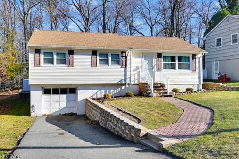 59 Pawnee Ave, Oakland, NJ 07436