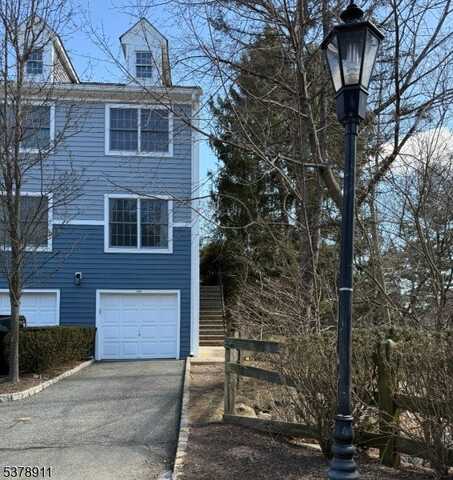 629 Fairfax Dr, Ramsey, NJ 07446