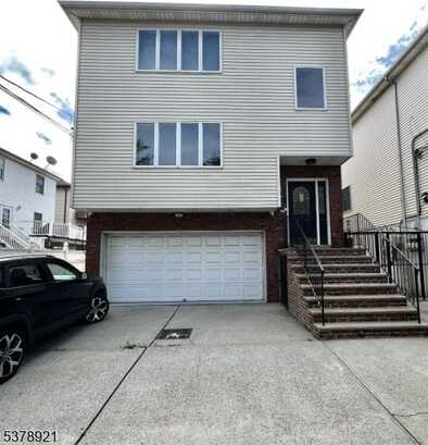23 Saint Charles St, Newark, NJ 07105