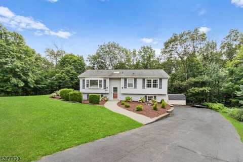 540 Grandview Dr, Vernon, NJ 07422